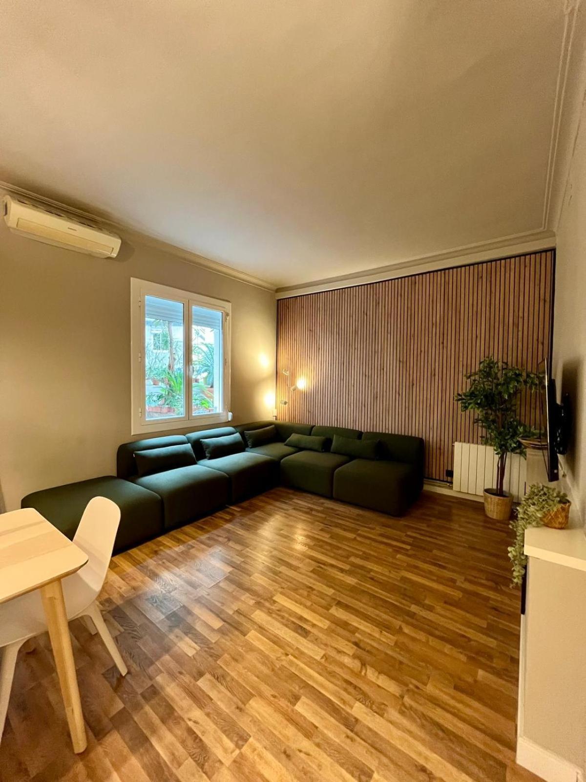 Sagrada Familia Secret Apartment Barcelona Luaran gambar