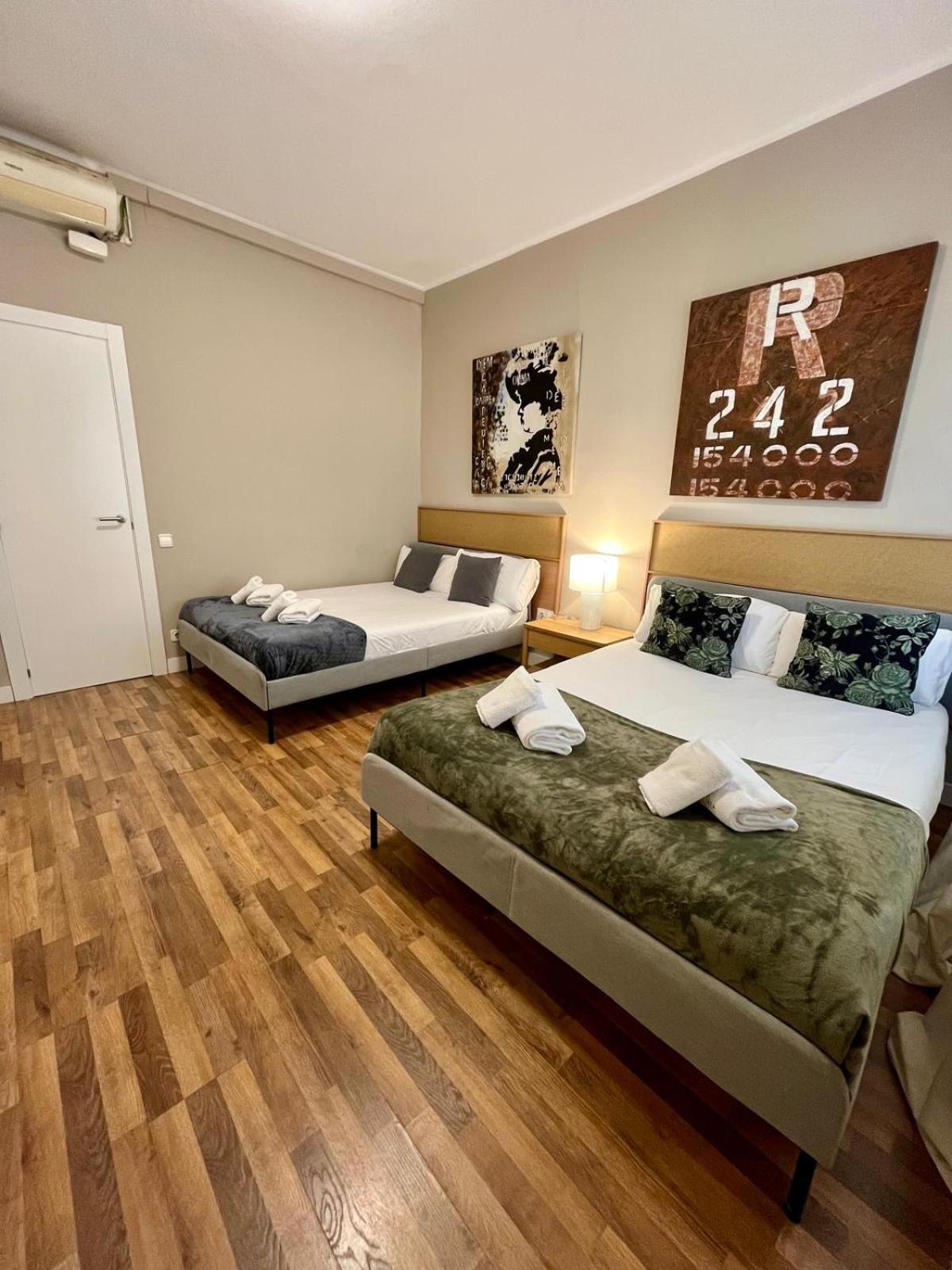 Sagrada Familia Secret Apartment Barcelona Luaran gambar