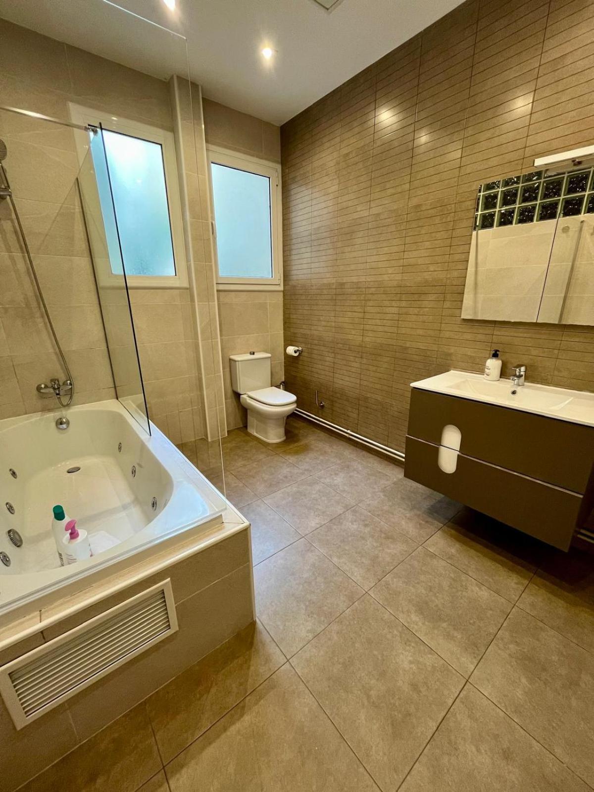 Sagrada Familia Secret Apartment Barcelona Luaran gambar